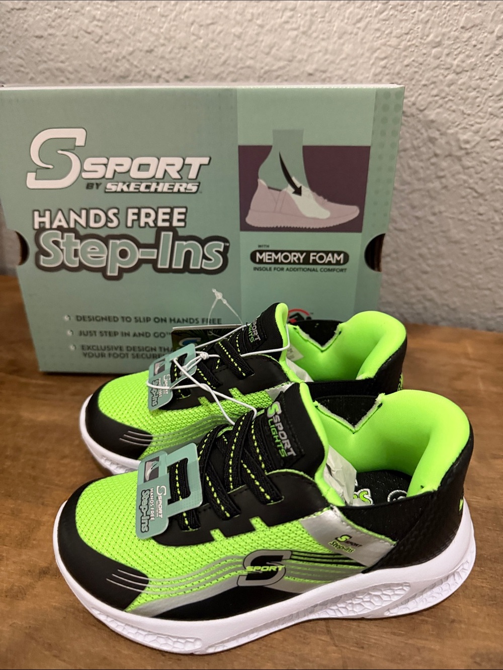 Skechers S Sport Kids' Neon Green and Black Step-In Sneakers size 9